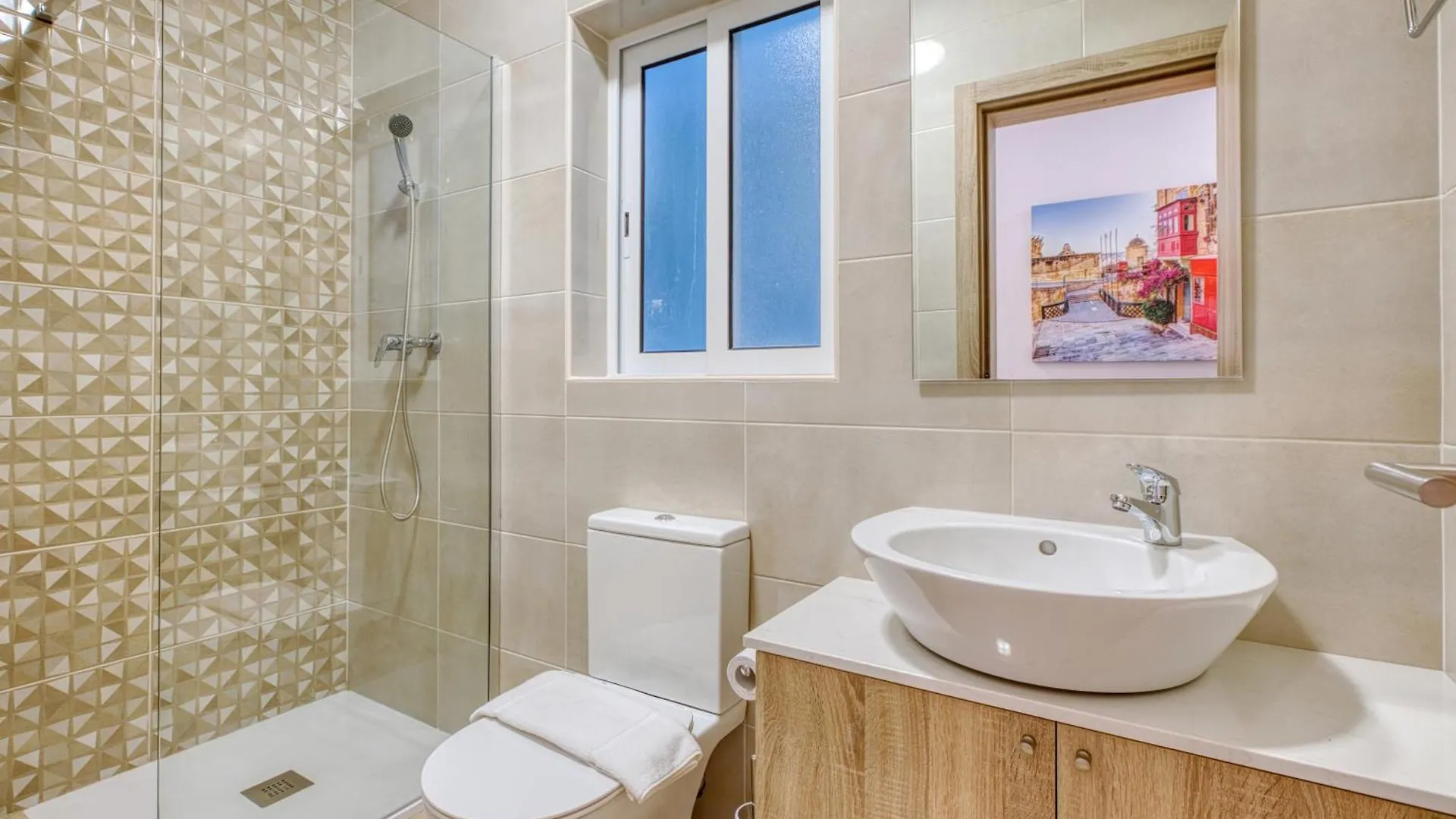 New! Spacious 4-Bedroom Duplex Apt By Sf Homes Msida Malta