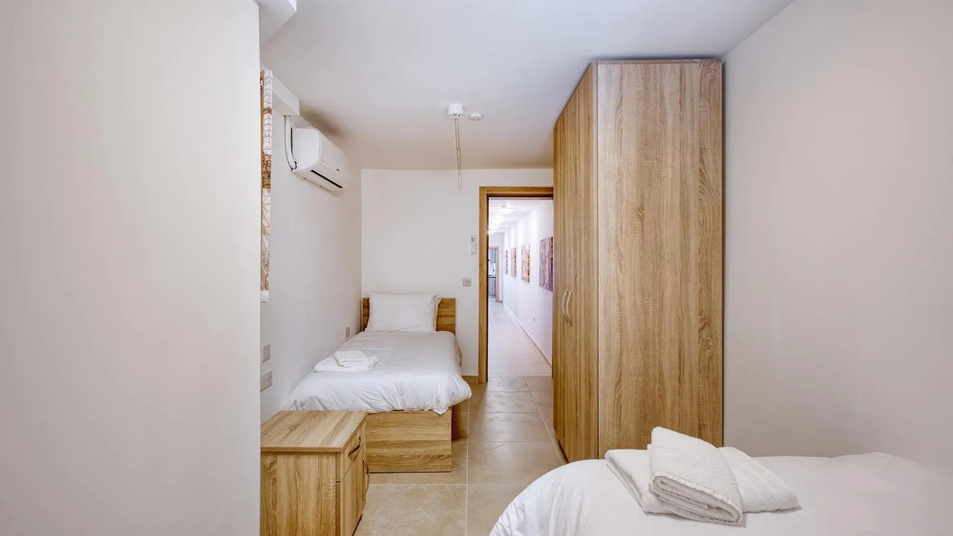 New! Spacious 4-Bedroom Duplex Apt By Sf Homes Msida 0*,  Malta