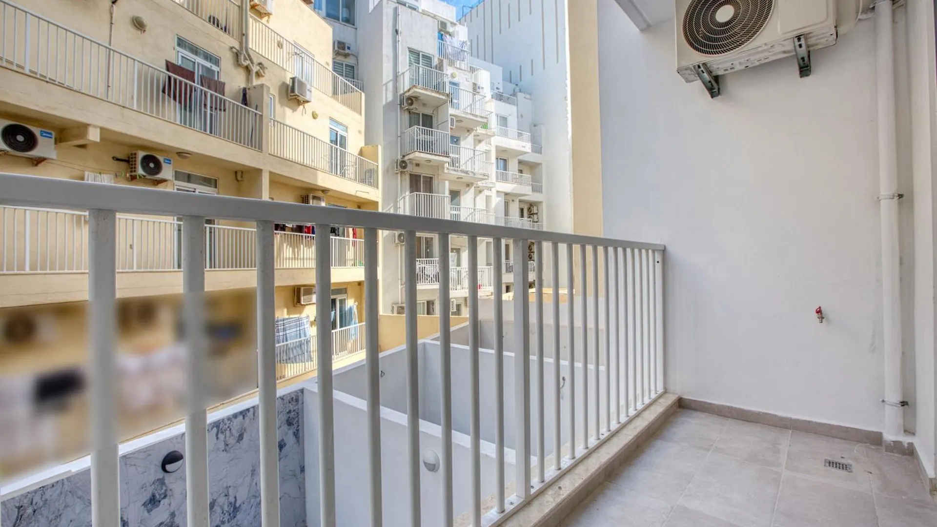 New! Spacious 4-Bedroom Duplex Apt By Sf Homes Msida Apartment